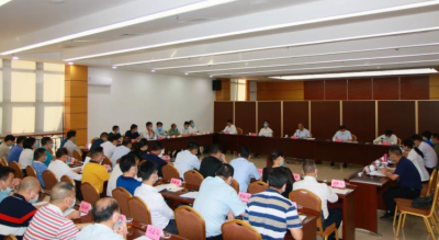兴宁市迅速传达贯彻省疫情防控工作电视电话会议精神，余其豹强调要切实巩固疫情防控成果