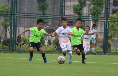 五华青少年足球赛收兵，这两个学校捧杯！