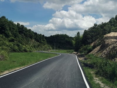机器来往穿梭，建设如火如荼！丰顺以路为笔，书写壮丽篇章