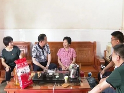 洪国华到刁坊走访慰问老党员：致以节日的祝福和诚挚的关切
