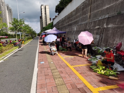 告别“马路市场”！梅江碧桂园设置临时摆摊点