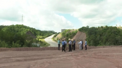 杨栋率队调研工业园区建设工作