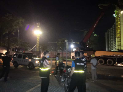 高考前夕兴宁一工地夜间还在施工！查！请为考生“静音”~