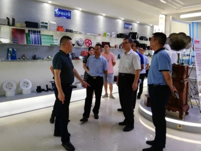 省商务厅贸易管理处调研组到丰顺调研外贸转型升级基地工作