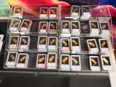 刻音乐光碟出售、代理团队超百人，已赚140多万...这小伙儿的“音乐坊”端了