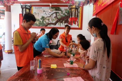 小朋友DIY的小装饰真好看~梅江区“攀桂里·苔花开”金山美育空间项目启动