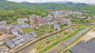 走在乡间的小路上，秀美的平远山水画正“款款而来”~