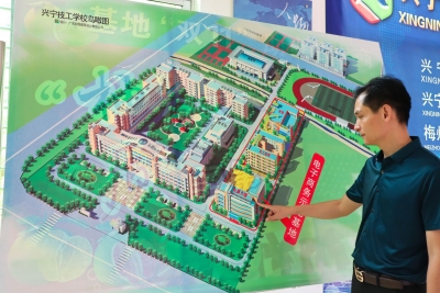 从创业者到摆渡人~来听听这名兴宁返乡创客的奔康故事...