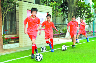 为“足球之乡”贡献力量~梅江区足协拟建一基地一中心一职业球队