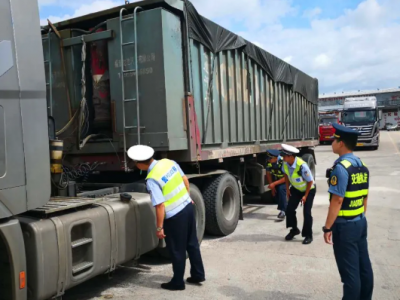 大货车违反禁令标志行驶？蕉岭警察蜀黍：“一超四罚”，严肃处理！