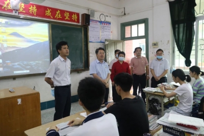 朱少辉率队调研高考备考、疫情防控和项目建设工作