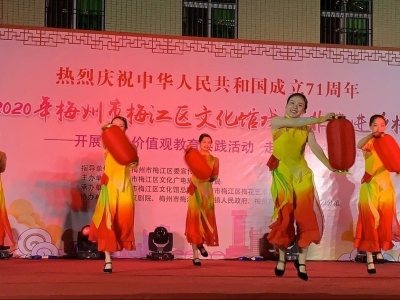歌声嘹亮，舞姿翩跹...梅江区直坑村今晚真热闹！