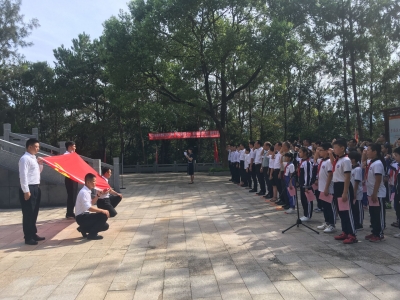 献花篮、重温入党誓词、学生献唱…梅江区长沙镇举行活动迎七一