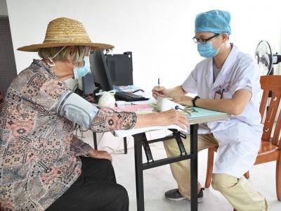 情暖夕阳心！梅县区为65岁以上老年人开展免费健康体检活动