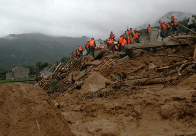 湖北黄梅山体滑坡被埋9人已全部搜救出 仅1人生还