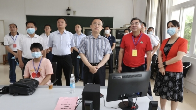 陈敏到考点巡查高考考务工作：坚持考生为本做好服务保障 确保高考安全有序公平公正