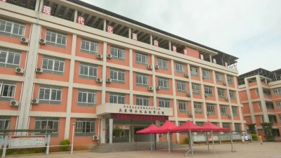 今年平远4100多名学子参加“清凉”中考~