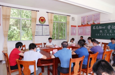 宋才华开展“七一”走访慰问和讲党课活动