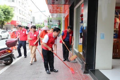 党群齐参与，共建丰顺美！丰顺县开展全民两美志愿服务活动 