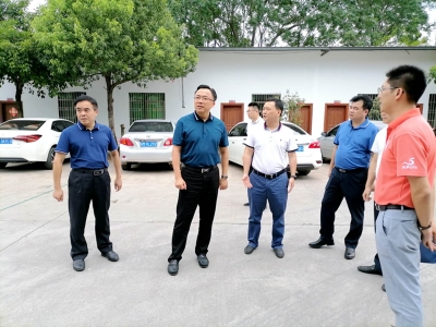 温向芳调研供销社工作：做好“供”“销”两篇文章