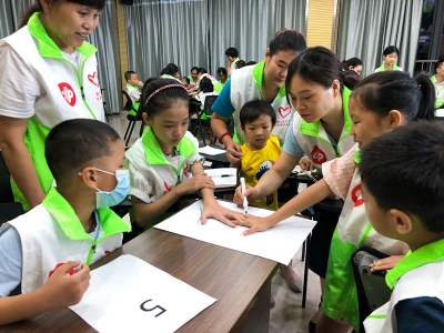 争当创文小先锋！梅江区这场亲子志愿服务活动棒棒哒~