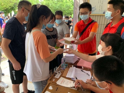 连续三年！东山中学高一的新生们都收到了...