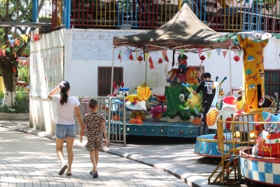 推窗见绿开门见园，诗画梅江遍地是景…