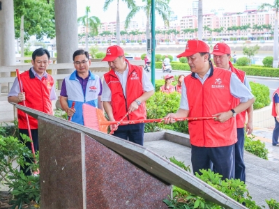 王庆利率队开展志愿服务“双到”进社区活动：发挥示范作用 落实精细管理