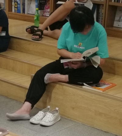 你的脚臭盖过了书香？当梅州这些书店遇上“不文明”行为…曝光！