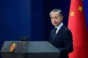 外交部：中方决定香港特区暂停港新《移交逃犯协定》