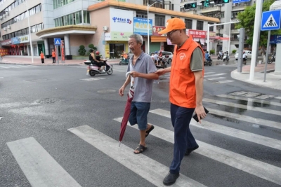 助力创文！大埔县卫健局开展文明交通劝导志愿服务活动