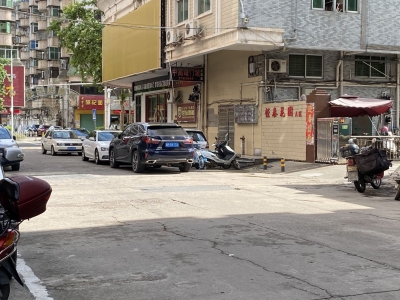 曝光！恒泰花园周边车辆停放无序 造成视角盲区存安全隐患