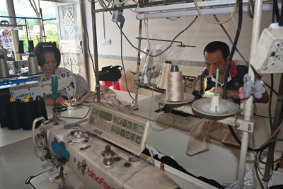 家门口就业！平远这对夫妇用双手“缝纫”出幸福新生活~