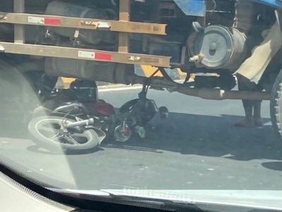 痛心！丰顺这条路发生车祸，一人被卷入货车底当场殒命…