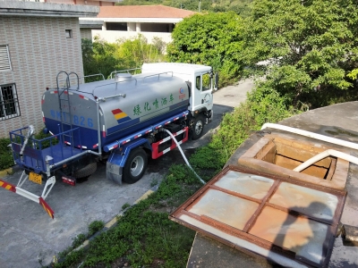 高速公路服务区缺水？送水上门“解渴”！