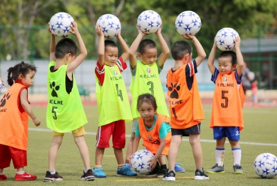 萌娃足球嘉年华来袭！这个夏天的别样体验！