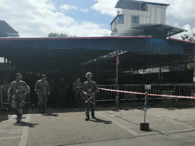 创文进行时丨今晨，梅城华建综合市场因整改不达标被依法关停！