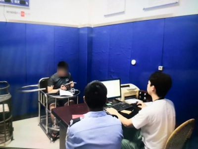 女子跟前男友电话上争吵，而后竟约打群架！结局是这样的...