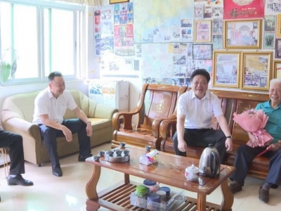 蕉岭县领导看望慰问教育工作者代表：让教师成为人们羡慕、受人尊敬的职业