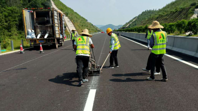 滴，通车倒计时！大潮高速项目标线试验段圆满收工 