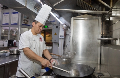 8年，他从富士康“线长”蜕变为客家菜餐厅“厨师长”！