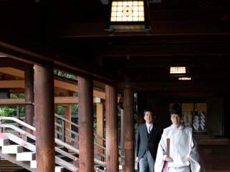 日本前首相安倍晋三参拜靖国神社