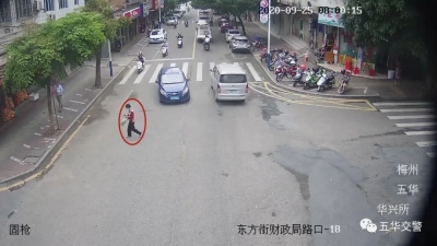 五华交警曝光：行人过机动车道不走斑马线（第四批）