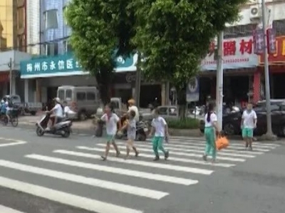 兴宁这一路段竟未设置红绿灯？市民盼重视