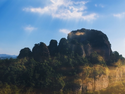 文旅部发布“两节”出游提示：不在网红地任性打卡拍照