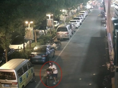 抓到了！男子深夜街头“闲逛”，专盯未上锁摩托车...