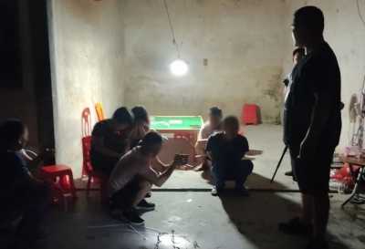 还敢玩？丰顺2个赌博窝点被端了，抓获涉赌人员26人
