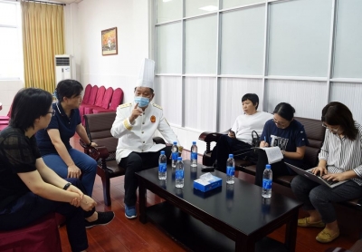 省人社厅及新华社一行来梅调研采访梅州“三项工程”