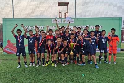 征战广东省青少年足球锦标赛赛场~梅州小将获男子丙组亚军！