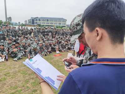 五华中学举行“探究农业奥秘·体验职业乐趣”研学实践活动